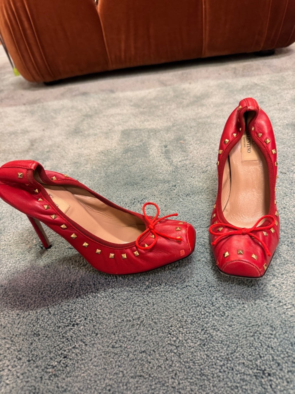Valentino Garavani Red Leather Rockstud Ballet Flats - Picture 3 of 3